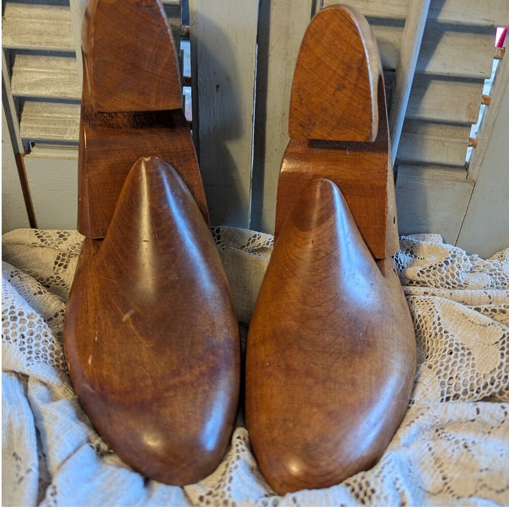 Vintage wooden shoe tree for men size 8C